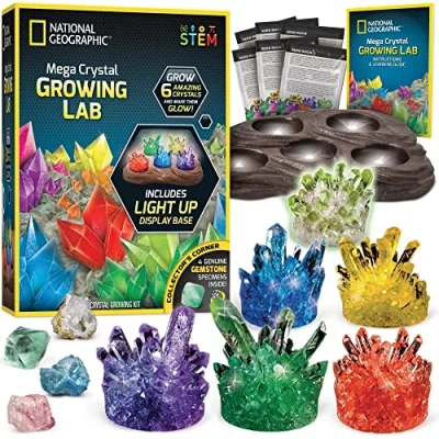 Imagen de NATIONAL GEOGRAPHIC Mega Kit de Cultivo Cristales Cultive 6 Rápidamente (34 Días), con Exhibidor Iluminado, 4 Muestras Cristal Genuino, Científico Exclusivo Amazon