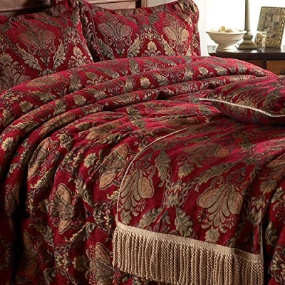 Imagen de Paoletti Camino de Cama Shiraz, Rojo Burdeos y Dorado, Jacquard Damasco Bordado, Flecos Trenzados Dorados, Forro Antideslizante, 100% poliéster, 130 x 170 cm, Fabricado por Riva