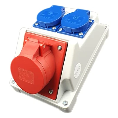 Imagen de RoadEu Enchufe de pared combinado 16 A 5P con 2 enchufes Schuko 230 V. CEE + dobles, distribución corriente IP44