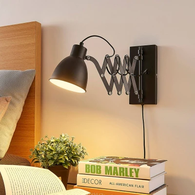 Imagen de Lámpara de pared &#039;Merle&#039; (Moderno) en Negro hecho Metal e.o. para Dormitorio (1 llama, E14) Lindby aplique