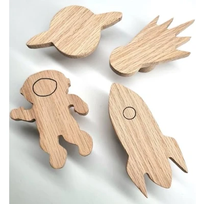 Imagen de Tiradores de espacio para muebles infantiles madera roble sin tratar, perilla, espacio, cómoda, armario, cajón, puerta, habitación los niños, regalo (4, cohete, planeta, espaciador, cometa)