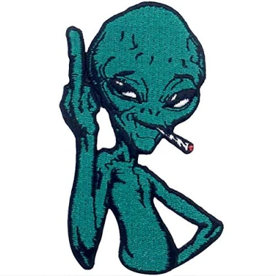Imagen de Parche termoadhesivo para la ropa, diseño de Alien verde como fumar