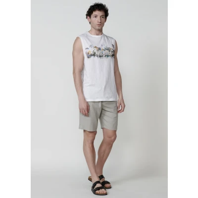 Imagen de Camiseta Sin Mangas de Algodón con Estampado Delantero. Cuello Redondo. Color Crudo para Hombre