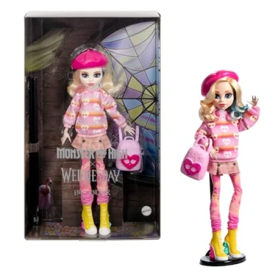 Imagen de Monster High Miércoles muñeca y Accesorios, Coleccionable de Enid Sinclair con Ropa Rosa, una Boina Mochila, peana para la muñeca, HXJ05