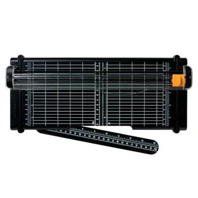 Imagen de Fiskars Cizalla para papel SureCut A4 30 cm, Reciclada, Cuchilla con revestimiento de titanio, Ecológica, 1004639