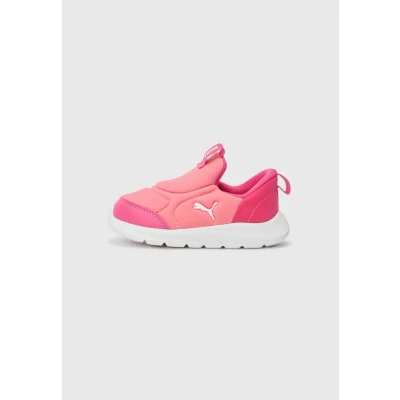 Imagen de Zapatillas Puma Fun Racer 2 SLIPTECH infantiles