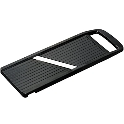 Imagen de KYOCERA, Negro CSN 402 BK, rebanadora de mandolina Ancha Ajustable, Cuchilla cerámica circonia Afilada, Que Incluye Protector Manos, liviano, Apto para lavavajillas, 35,4 x 5,3 12,7 cm