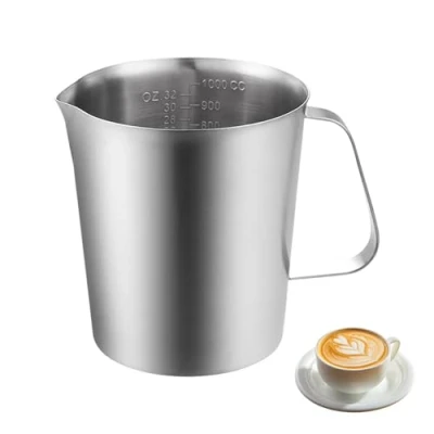 Imagen de Sporgo jarra medidora de acero inoxidable: leche 1000 ml, espuma Barista con medición marca, mano, para capuchino, latte y espresso