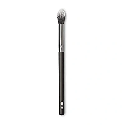 Imagen de KIKO Milano Eyes 66 Pointed Blending Brush Pincel de precisión para sombras ojos, fibras sintéticas