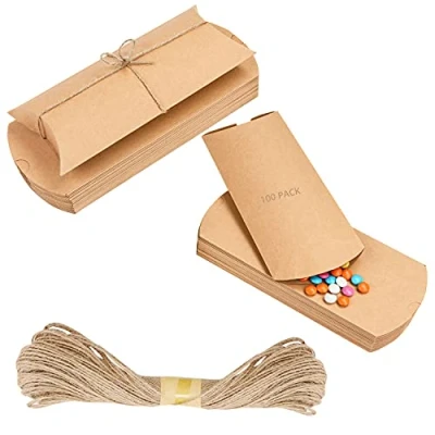 Imagen de Belle Vous Cajas para Regalos Marrón Kraft Estilo Almohada con Cordel (Pack de 100) Carton Pequeñas Vintage Bodas, Cumpleaños, Navidad, Baby Shower Set Chuches