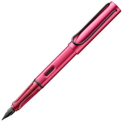 Imagen de Lamy AL star D09 Pluma estilográfica ligera de aluminio en fiery con mango ergonómico y plumín acero pulido, ancho trazo extrafino, incluye cartucho tinta T 10 azul