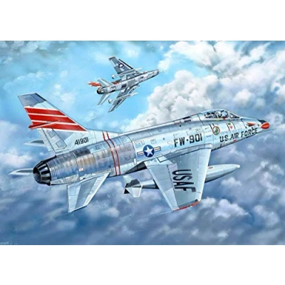 Imagen de (TRU03221) Trumpeter 1:32 F 100C Super Sabre