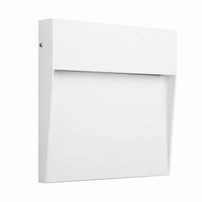 Imagen de Mantra Iluminación. Modelo BAKER. Señalizador exterior cuadrado de 16 cm fabricado en aluminio y policarbonato acabado color blanco arena. Fuente luz LED 6W 3000K 420Lm (incl.)