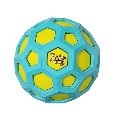 Imagen de Wham O Pets Superball Geo Squeak l Pelota de fútbol para Perro 4 Pulgadas con chirriador Especial, Ranuras fácil Agarre y Goma Duradera sin BPA