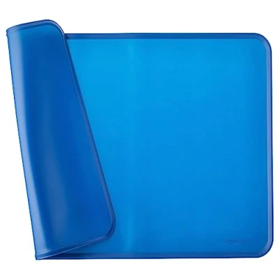 Imagen de Amazon Basics Alfombrilla para comedero de mascota, silicona, impermeable, 61 x 41 cm, Azul, Sólido