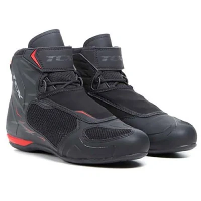 Imagen de TCX R04D AIR, zapatillas de moto para hombre, transpirables y versátiles, parte superior malla con revestimiento termofusible, cordones cierre velcro, negro/rojo