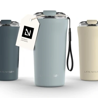 Imagen de LARS NYSØM Taza térmica Café para llevar con correa y Tapa Tritan Termo de 0,5 litros aislante Travel mug acero inoxidable a prueba fugas (Sky Blue, 500ml)