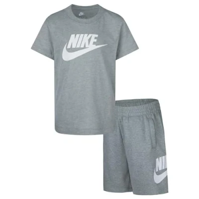 Imagen de Conjunto de camiseta y pantalón corto infantil Nike Club
