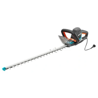 Imagen de Tijeras cortasetos eléctricas PowerCut 700/65 de GARDENA: con 700 W, cuchilla 65 cm longitud, separación entre dientes 27 mm, mango ergonómico y protector contra impactos (9835 20)