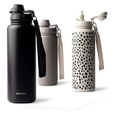 Imagen de MAMEIDO Botella Agua Acero Inoxidable 700ml Termica con Pajita, Gimnasio sin BPA, Cantimplora estanca, Termo Correa de Transporte, Water Bottle (Rich Black, 0,7l)