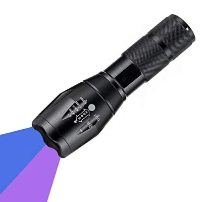 Imagen de Linterna UV con 365nm y 395nm, WESLITE Ultravioleta Linternas 2 in 1 Dual Luz Negra Detector de Orina para Mascotas Zoom Verificación Documentos Escorpiones Fotografía Artística
