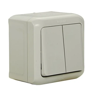 Imagen de Legrand 782381 Forix Interruptor doble montado en superficie A prueba de humedad salpicaduras (IP44), Se monta la pared Blanco estándar