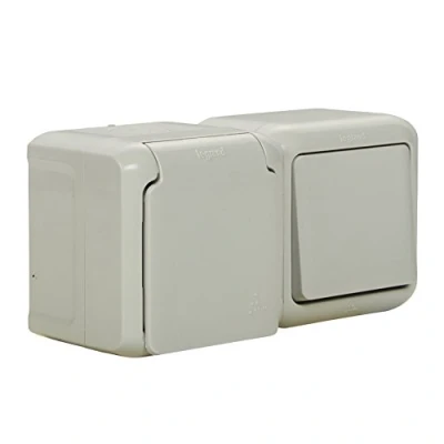Imagen de Legrand 782391 Forix Juego de interruptor y Enchufe montaje en superficie a prueba humedad (horizontal). IP44 con tapa. Color Blanco