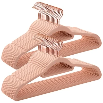 Imagen de SONGMICS Percha de Terciopelo, Juego 50, Antideslizantes, con Barra Corbata y Gancho Oro Rosa, 0,6 cm Espesor, Ahorra Espacio, 43,5 Largo, para Abrigo Vestido PantalÓn, Blanco CRF021W02