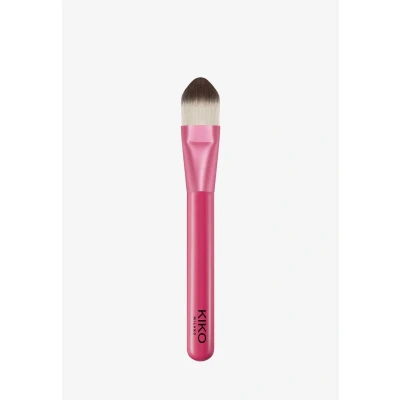 Imagen de KIKO Milano Smart Foundation Brush 101 Brocha plana para bases de maquillaje líquidas o en crema, fibra sintética