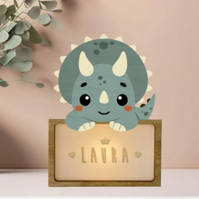 Imagen de WONDEE Vintiun Regalos Personalizados Originales para Bebés, Lámpara Personalizada Bebé Quitamiedos de Triceratops Bebés Recién Nacidos Niña y Niño (Incluye cable USB C)