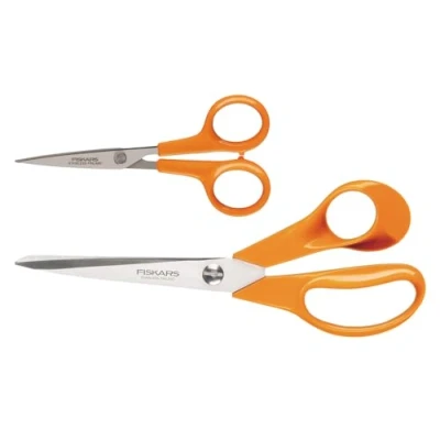 Imagen de Fiskars Set deTijeras Classic, Tijeras universales (art. nº: 1005148) y para trabajos manuales 1005153), Hoja de acero inoxidable/mangos plástico, Naranja, 1003031