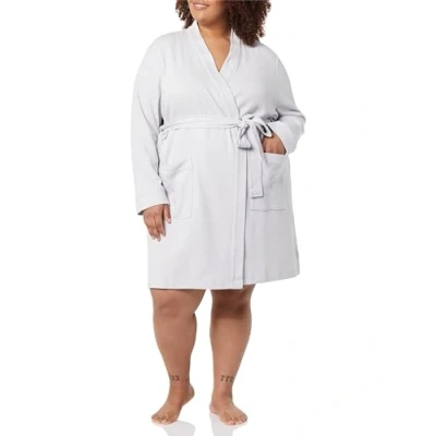 Imagen de Amazon Essentials Bata Media Ligera con Diseño Gofrado (Disponible en Tallas Grandes) Mujer, Gris Claro, XL