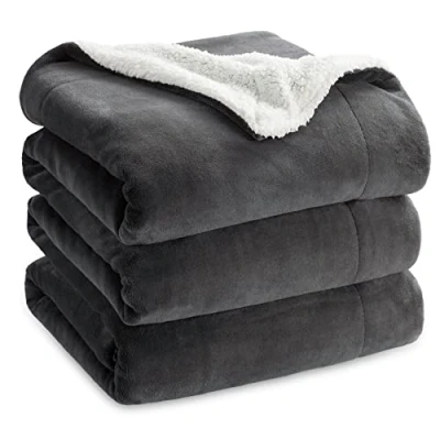 Imagen de Bedsure Manta Cama 150 Invierno 135 Polar Reversible de Franela y Sherpa, Sofa Grande Gruesa 220x240 cm Microfibra Suave Borreguito, Antracita