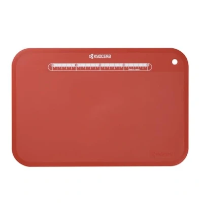 Imagen de Kyocera CC 100RD, tapete de corte plástico, flexible, antideslizante, fácil limpiar, resistente al calor hasta 100 C, incluidas las dimensiones para un preciso, rojo