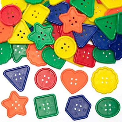 Imagen de Baker Ross FE302 botones de Plástico Surtidos para Manualidades Paquete 50, ideal arte niños, artes y manualidades, adornos, álbumes recortes o suministros escolares