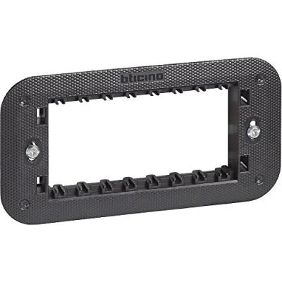 Imagen de Bticino Living Now Soporte de 4 módulos, color negro