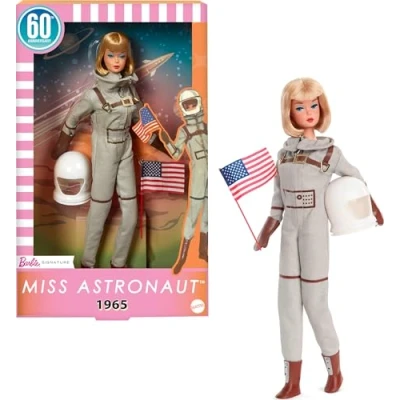 Imagen de Barbie Miss Astronaut Muñeca Coleccionable con Traje Plateado, Botas espaciales y Accesorio de Casco, reproducción Estilo Retro 1965, JBJ48