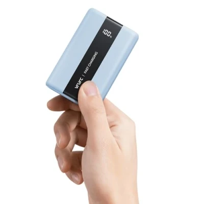 Imagen de VRURC Power Bank 20000mAh, USB C Mini PowerBank Pequeño 22.5W Carga Rápida con 4 Salidas 3 Entradas Cargador Portátil Travel Essentials Pantalla LED Compatible iPhone Samsung Android (Azul)
