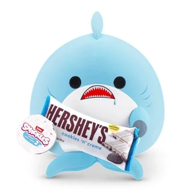 Imagen de Snackles Serie 2 de 35 cm ZURU muñeco blandito y achuchable Peluche con Accesorio Snack Marca Licencia, Shark (Hershey, Cookie n Cream)