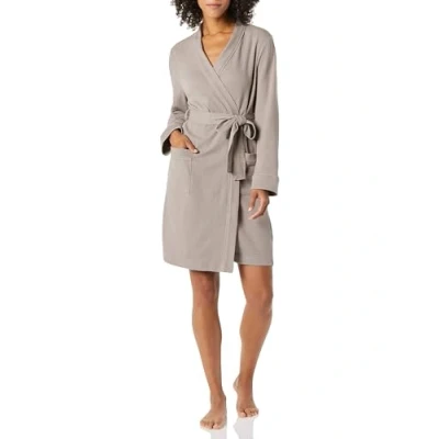 Imagen de Amazon Essentials Bata Media Ligera con Diseño Gofrado (Disponible en Tallas Grandes) Mujer, Gris Humo, L