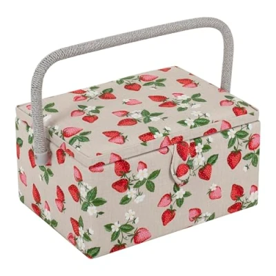 Imagen de Hobby Gift Costurero mediano exclusivo, caja de almacenamiento para manualidades, bandeja accesorios, alfiletero, mango PVC, 18,5 x 25,5 14,5 cm, Strawberries