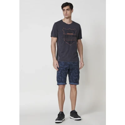 Imagen de Camiseta de Manga Corta Algodón. Estampado Delantero. Cuello Redondo. Color Negro para Hombre