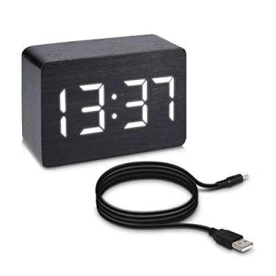 Imagen de kwmobile Reloj Despertador Digital con Cable USB Pantalla LED y activación táctil Indicador de Temperatura Calendario en Madera Blanca