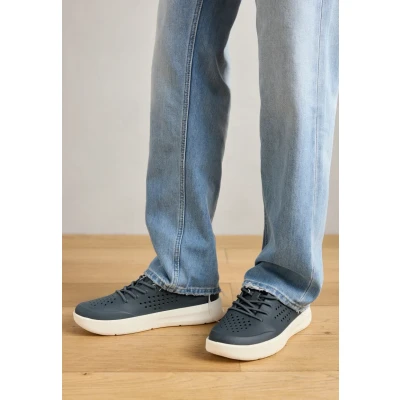 Imagen de Crocs Inmotion Pacer Zapatillas, Hombre, Talla: 48 49, Navy/white Zapatos