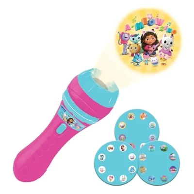 Imagen de Lexibook LTC050GDH NBC Universal Gabby&#039;s Dollhouse, Pandy Paws, Cats, Stories projector and torch light, Projects 24 images TV series with 3 discs, Pink/blue