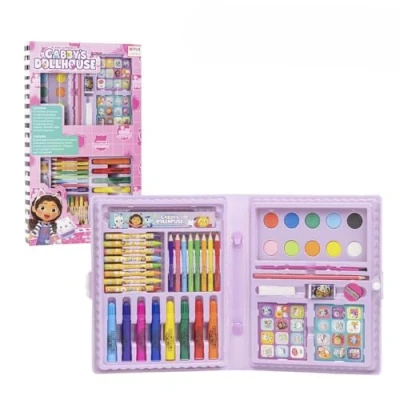 Imagen de Caja para Colorear de Gabby&#039;s Dollhouse Con Rotuladores y Lapiceros Colores, Acuarelas Pegatinas Regla Trazos Definidos Kit Material Escolar Producto Original Diseñado en España