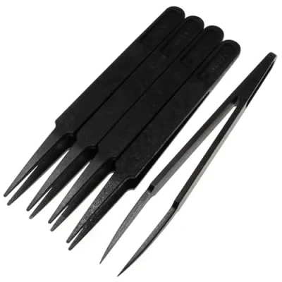 Imagen de MMOBIEL Juego de pinzas precisión plásticas multifuncionales antiestáticas 5 pzas., con puntas puntiagudas para electrónica, creación joyas, trabajos laboratorio y reparaciones, negras