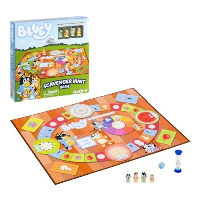 Imagen de Bluey Juego Scavenger Hunt, de Mesa para Familia y Amigos, Llega a la Meta Primero Ganar, Incluye Cartas, Dados, Figuras más, 2 4 Jugadores, Duración 15 Minutos, Famosa (EGB01000)