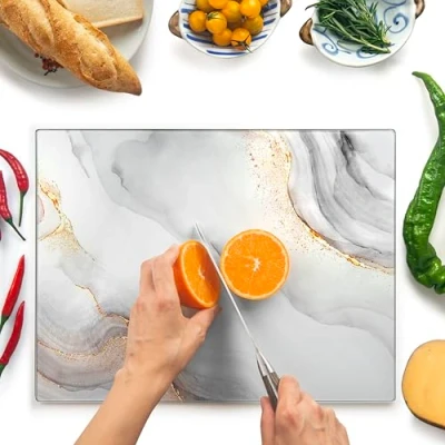 Imagen de Tabla de Cortar Vidrio 40x30cm: Protector Encimera para Cocinas Duradera, Higiénica Resistente a Rayones, al Calor, Fácil Limpiar Blanca y Dorada