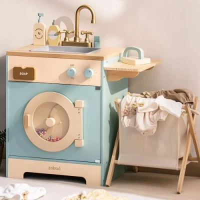Imagen de ROBUD Lavadora Infantil de Madera con Cesta lavandería, Tabla Planchar, detergente y más, Apta para niños a Partir 3 años.
